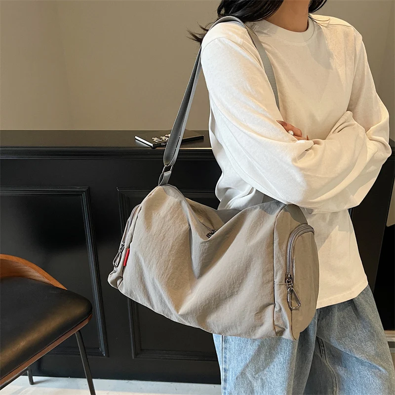 Sportliche Reisetasche für Damen mit mehreren Fächern Skanto