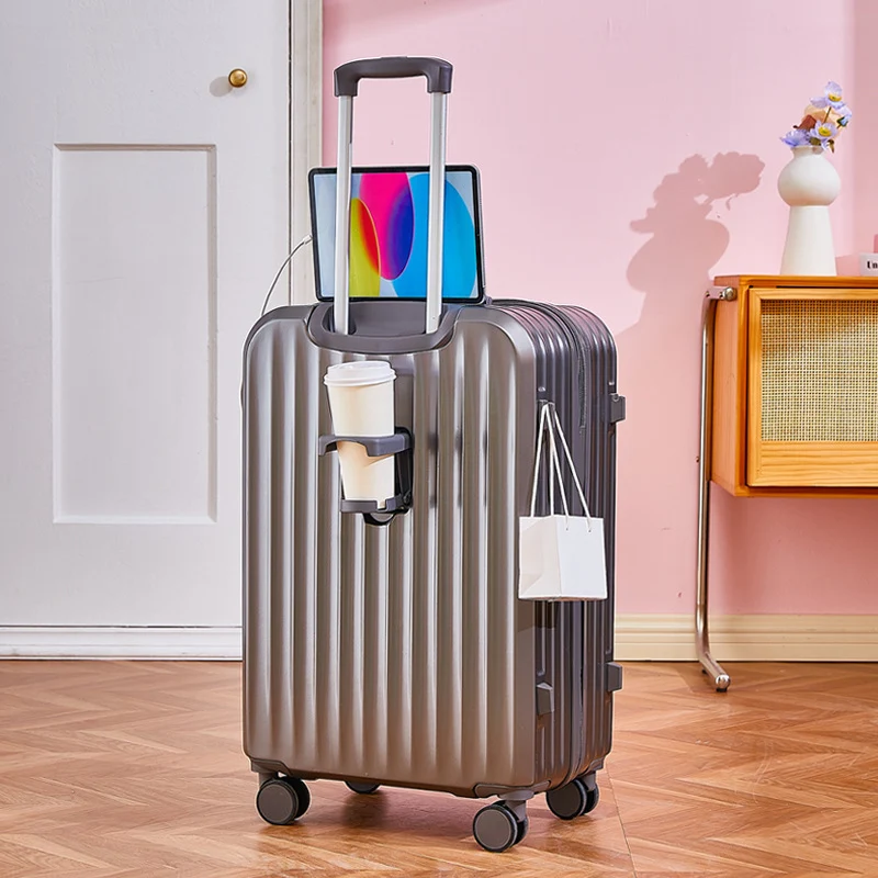 Smarter Rollkoffer mit integriertem USB-Ladeanschluss Skanto