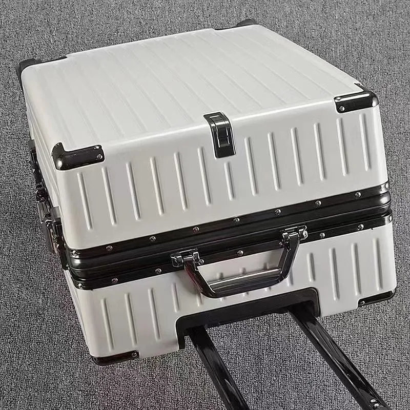 Robuster Expeditionskoffer Skanto