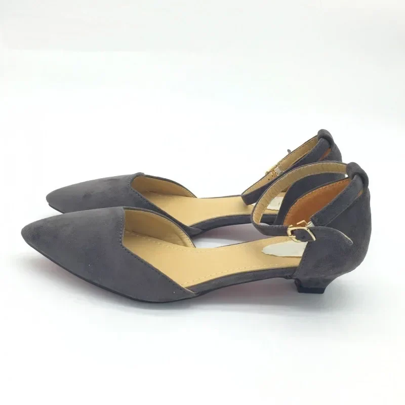 Damen-Pumps mit Schnallenriemen und spitzer Zehenpartie – Blau