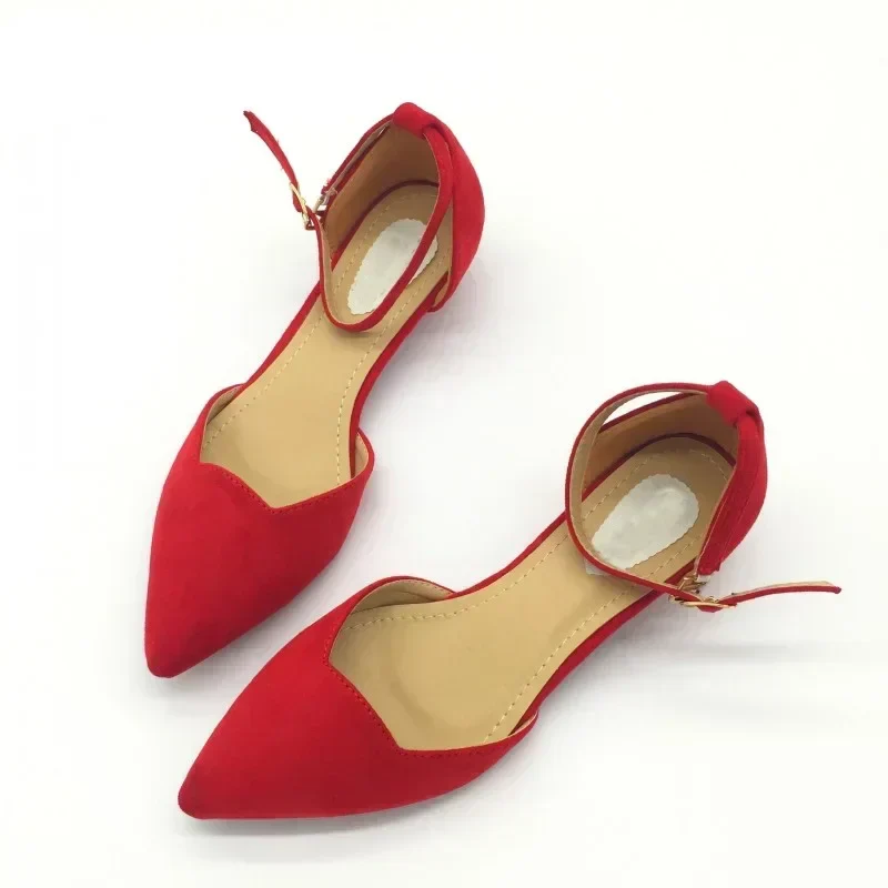 Damen-Pumps mit Schnallenriemen und spitzer Zehenpartie – Blau