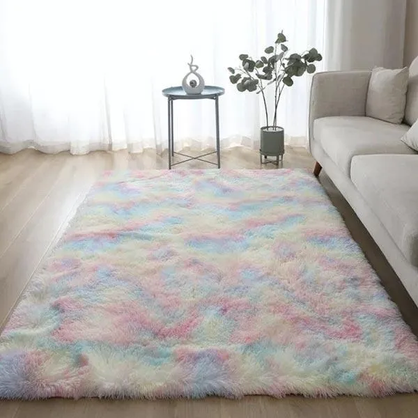 Plüschiger Regenbogen-Fellteppich | Skanto