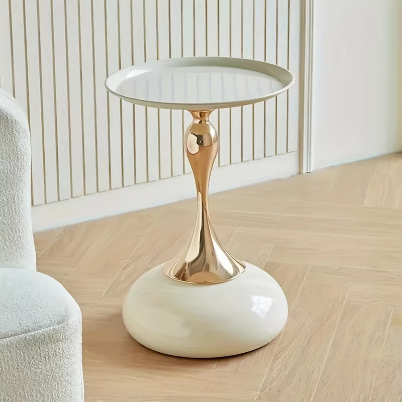 Moderner Beistelltisch mit Keramikfuß und Metallbeinen – 55 cm hoch | Skanto