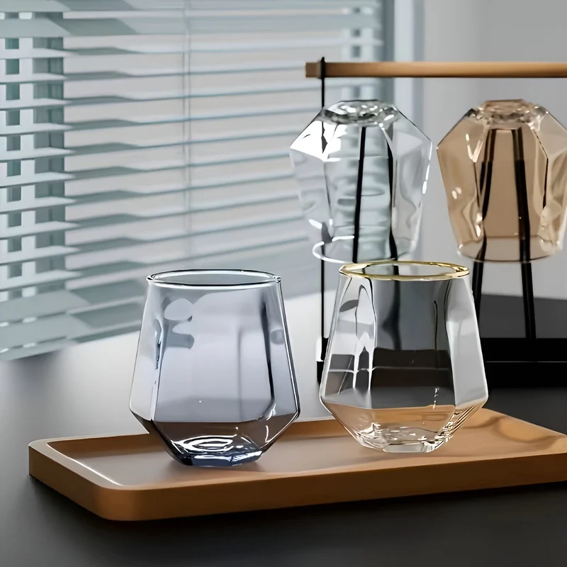 Glasbecher im transparenten Design, 4er-Set – Stilvolles und dekoratives Design | 300 ml Glasbecher für Wasser, Saft und Tee | Skanto
