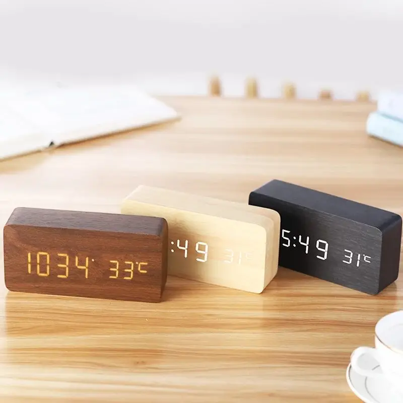 WoodTime – Digitale Holzuhr Skanto