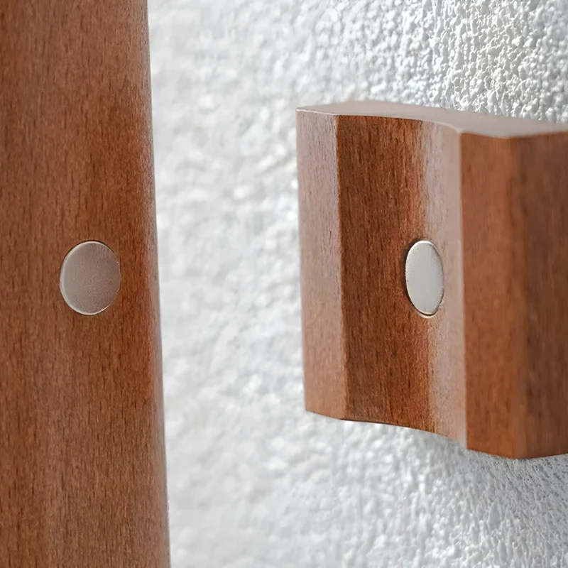 ComfortKick – Magnetischer Schuhanzieher aus Holz | Skanto
