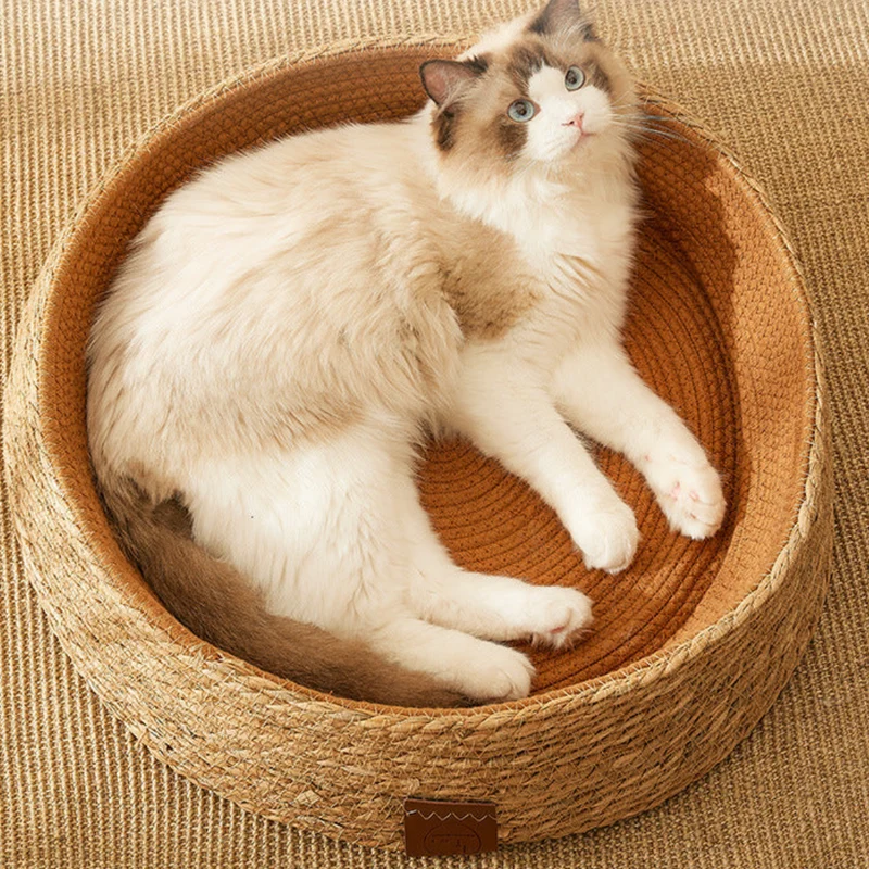 Handgewebtes Rattan-Katzenkratzbett Skanto