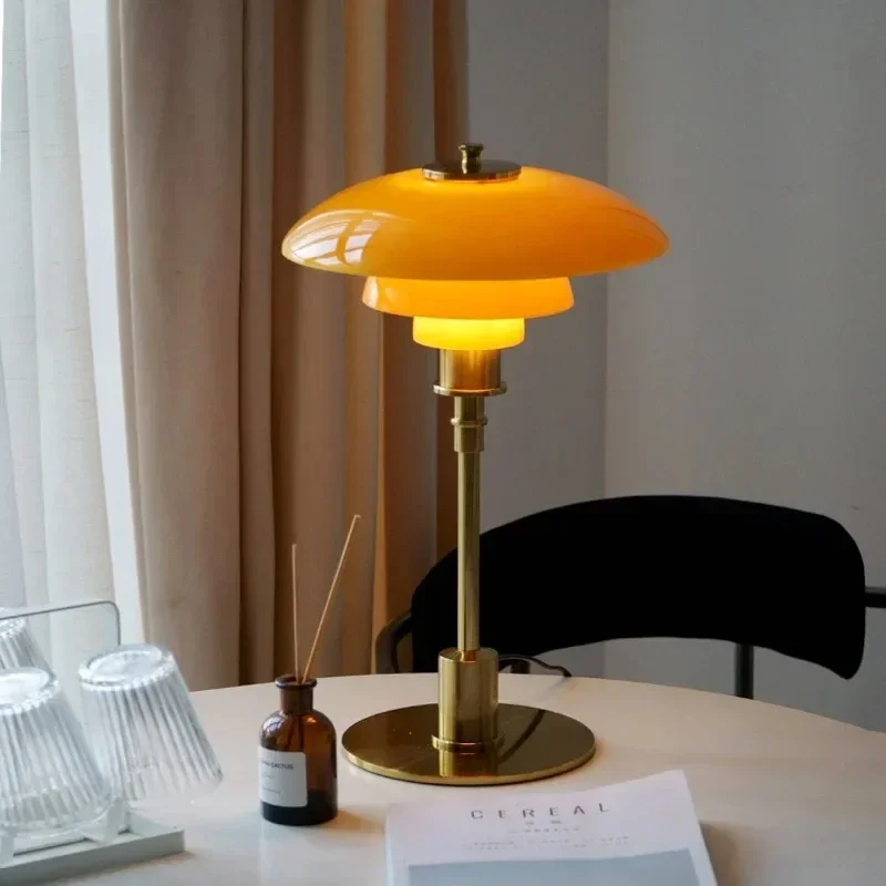 Nordische Glas-Tischlampe – Minimalistisches LED-Licht für Zuhause | Skanto