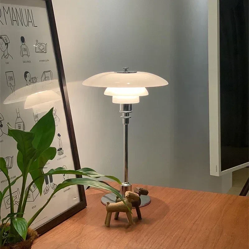 Nordische Glas-Tischlampe – Minimalistisches LED-Licht für Zuhause | Skanto